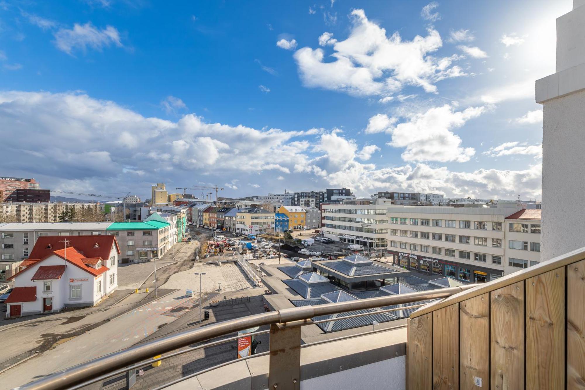 Hlemmur Apartment *