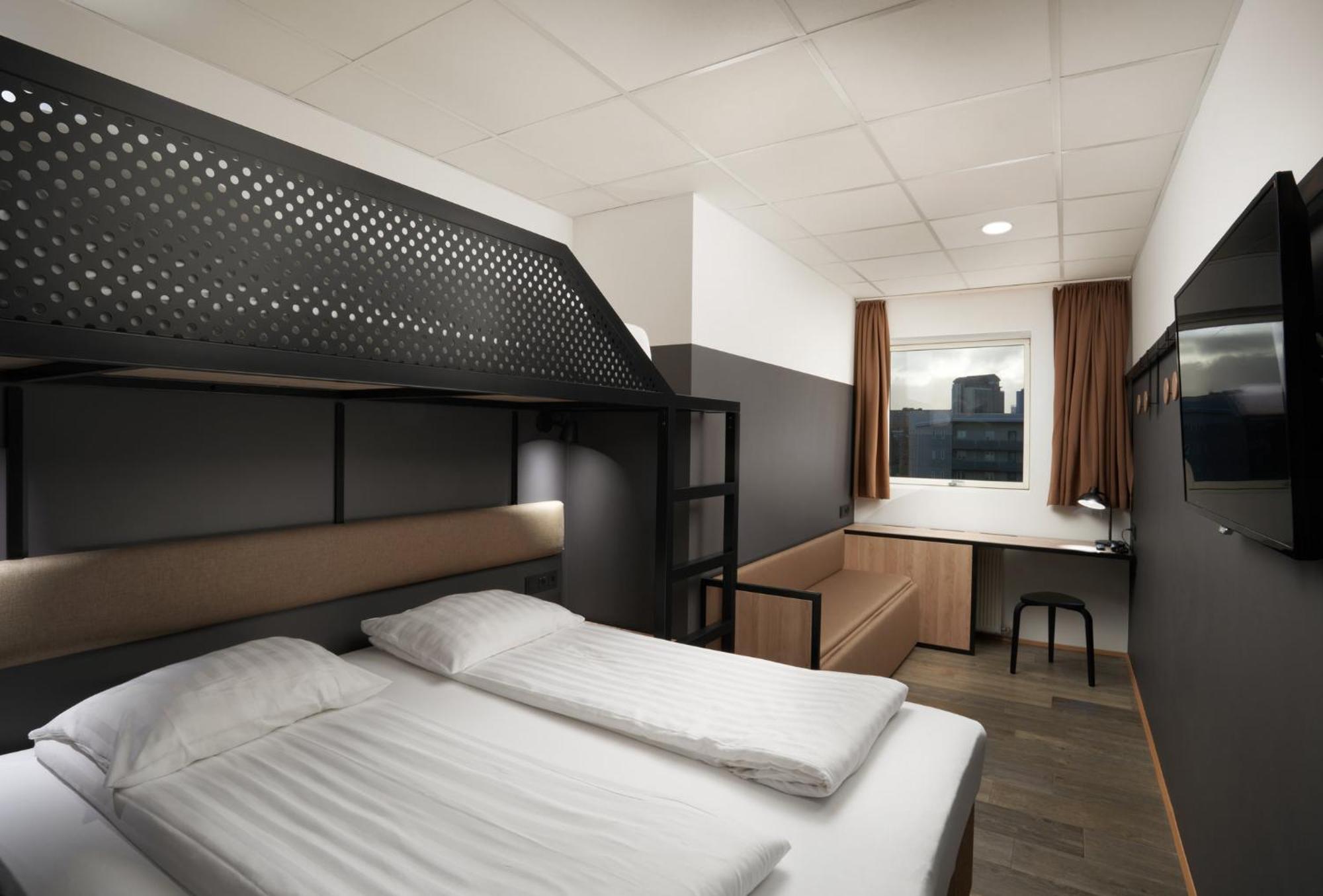 Hotel Cabin Hotel 2*