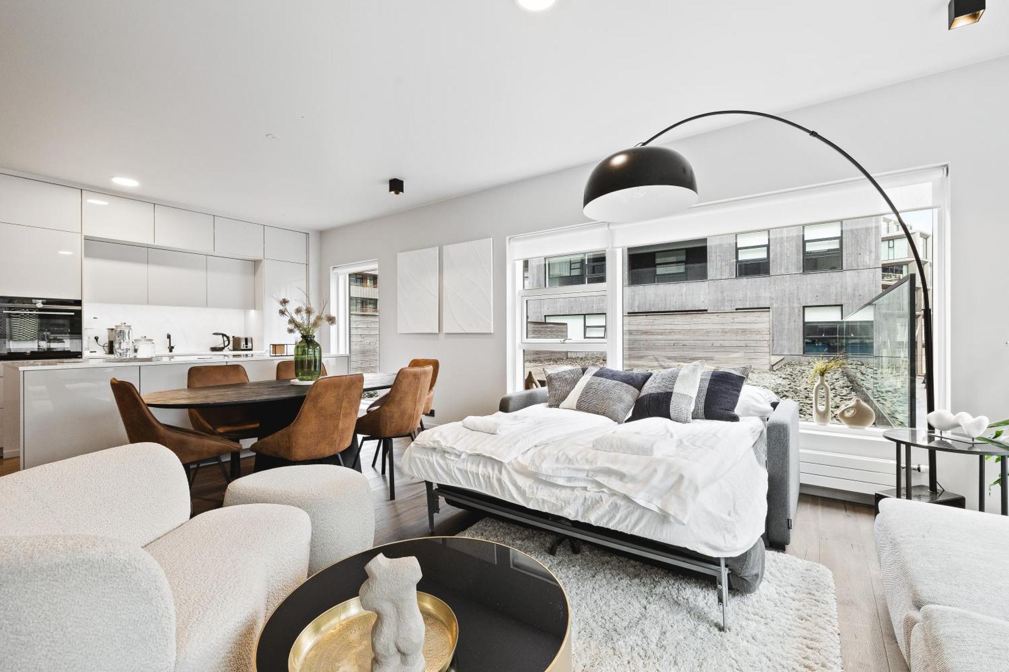 Vibrant Hafnatorg I Spacious With Expansive Garage * Reykjavik