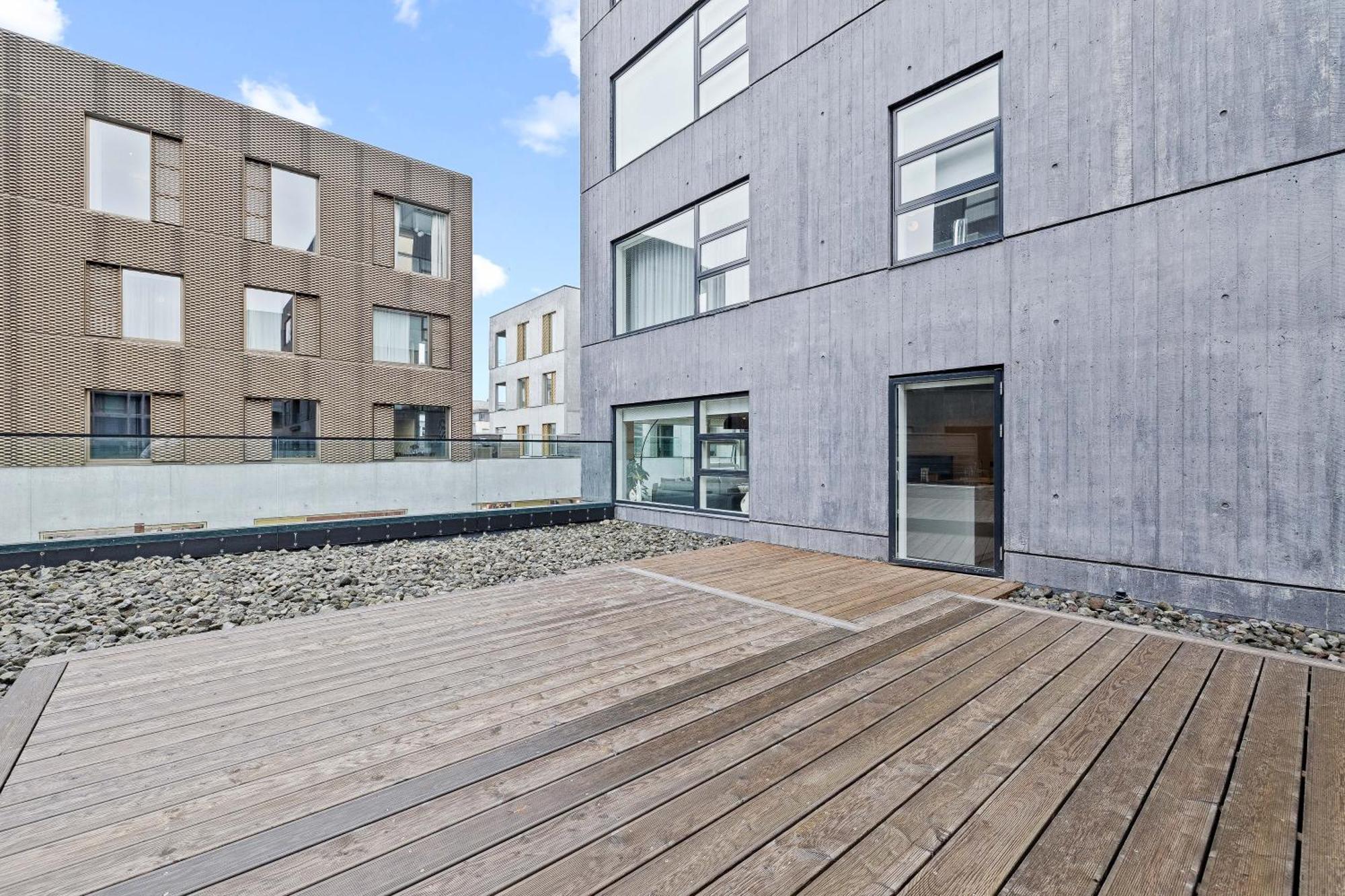 Apartment Vibrant Hafnatorg I Spacious With Expansive Garage *