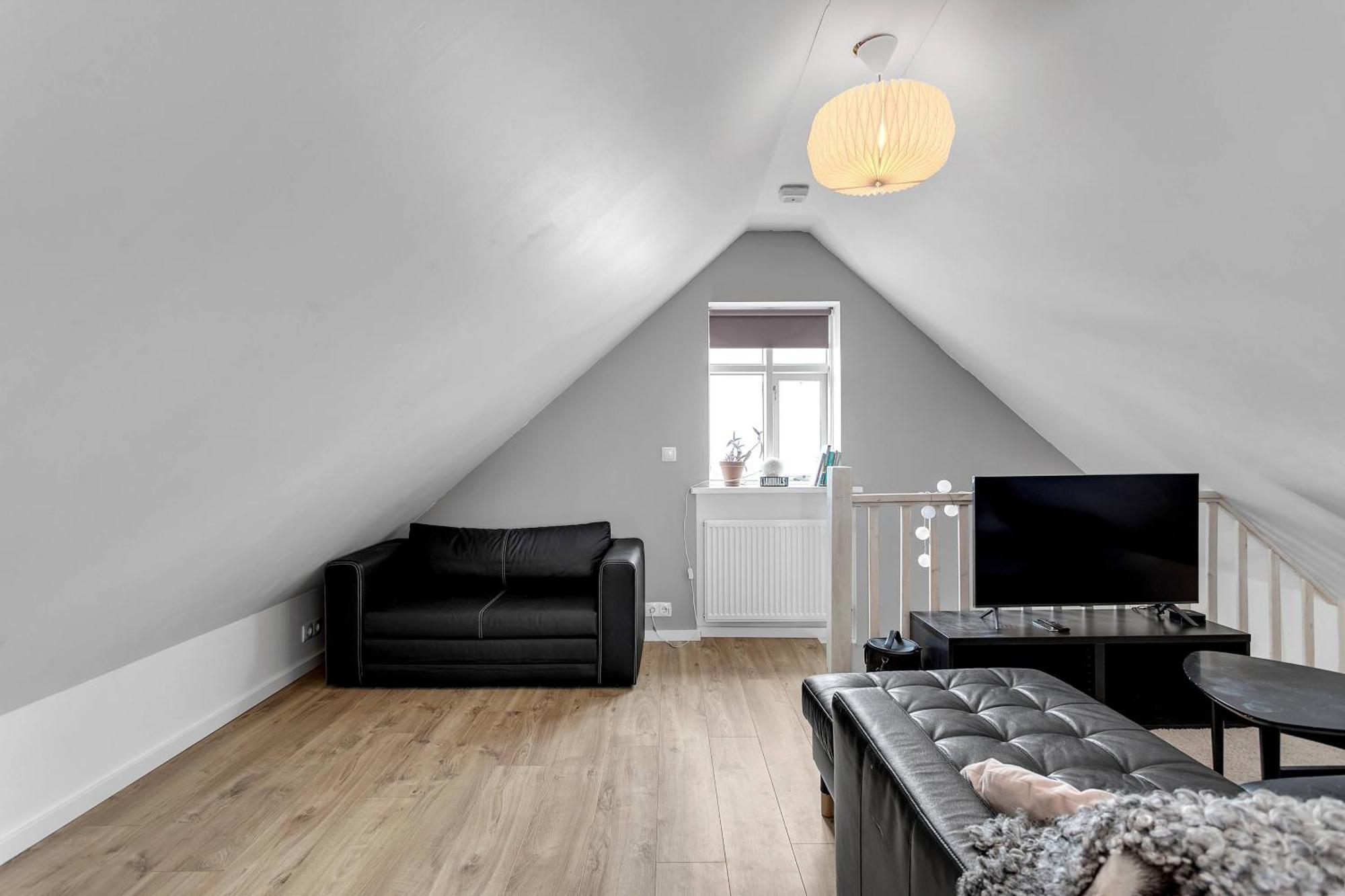 Spacious, Cozy & Family Friendly House In *