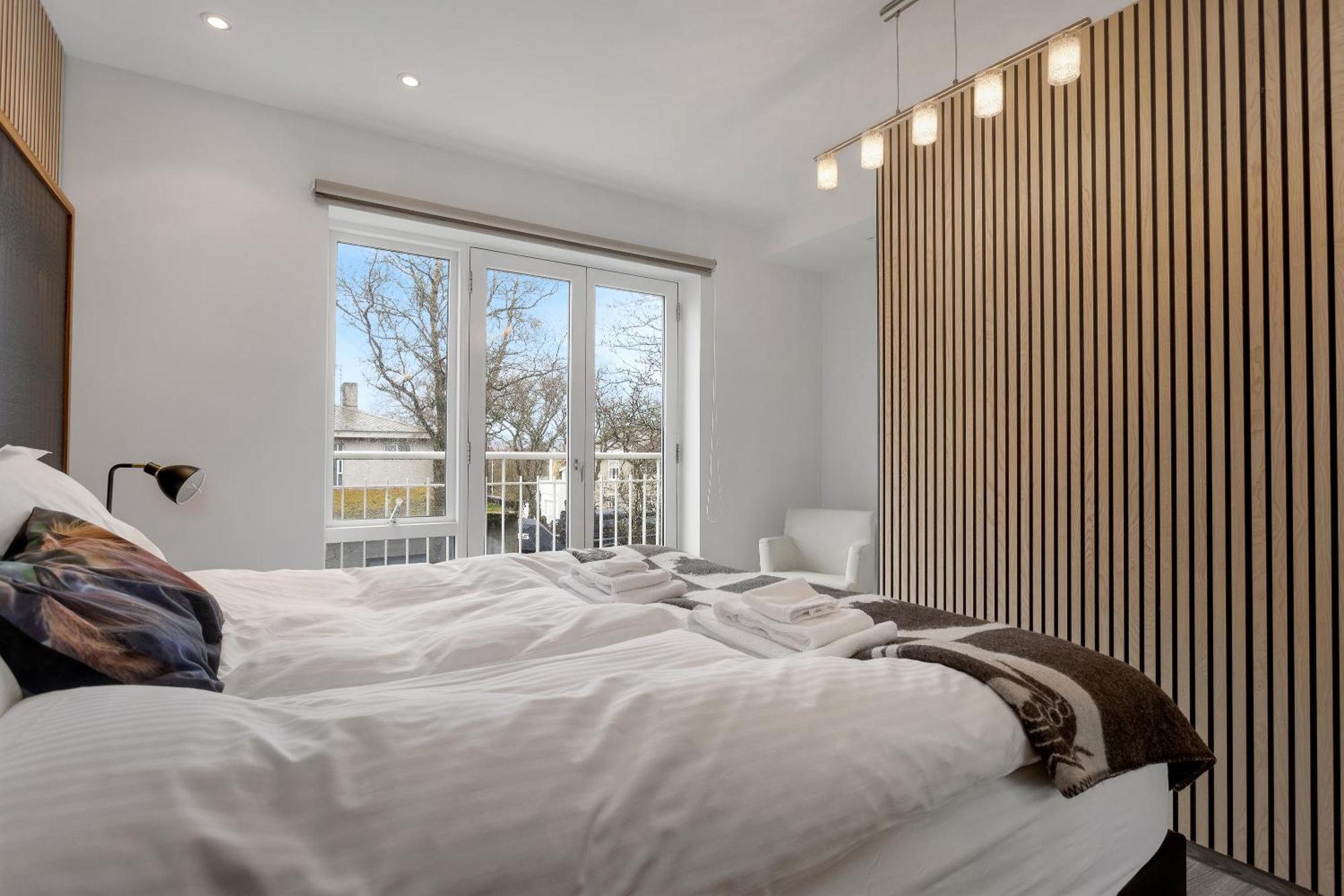 Luxury Apartment *