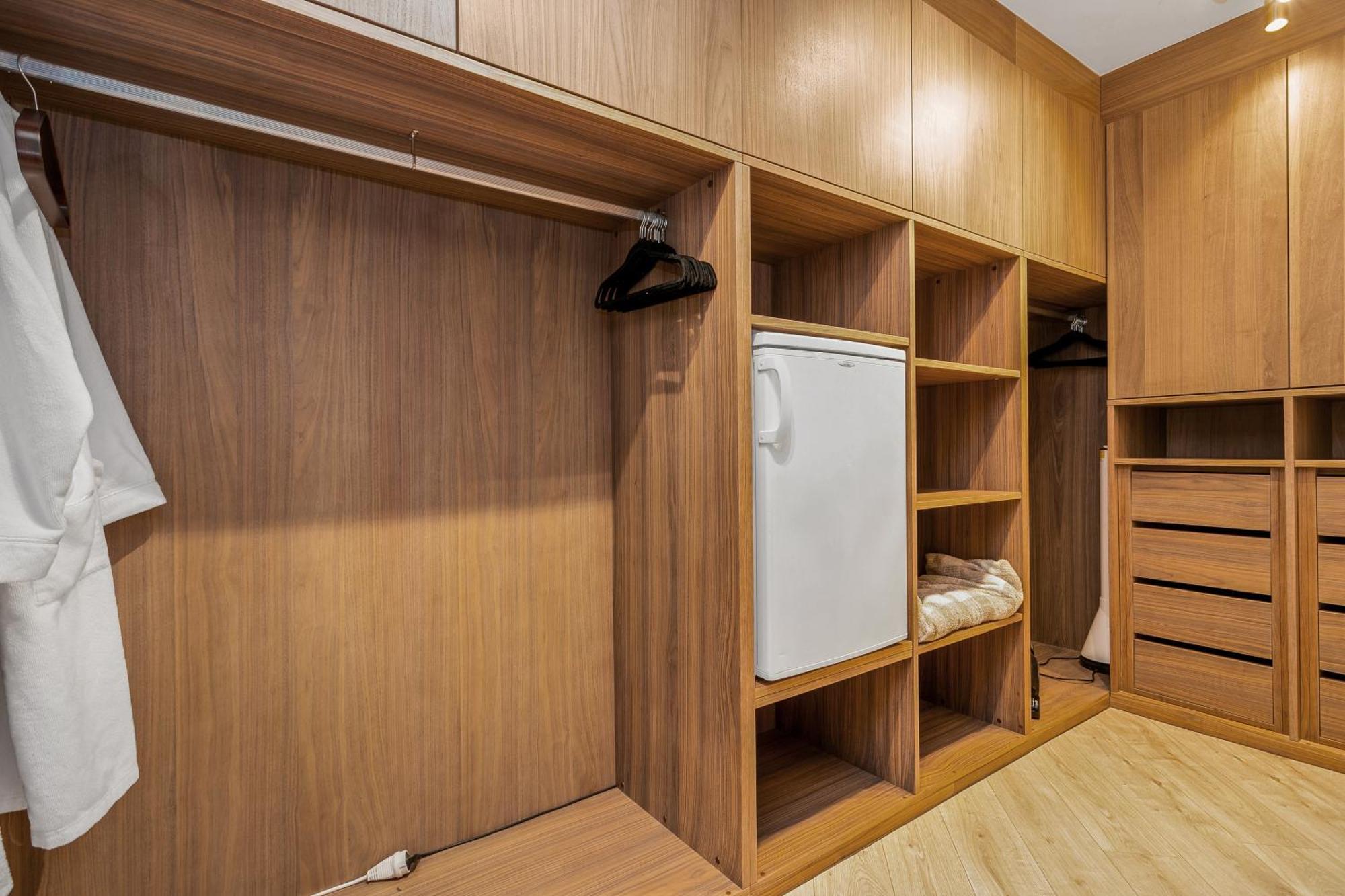 Apartment Luxurious Oceanfront - New Listing! *