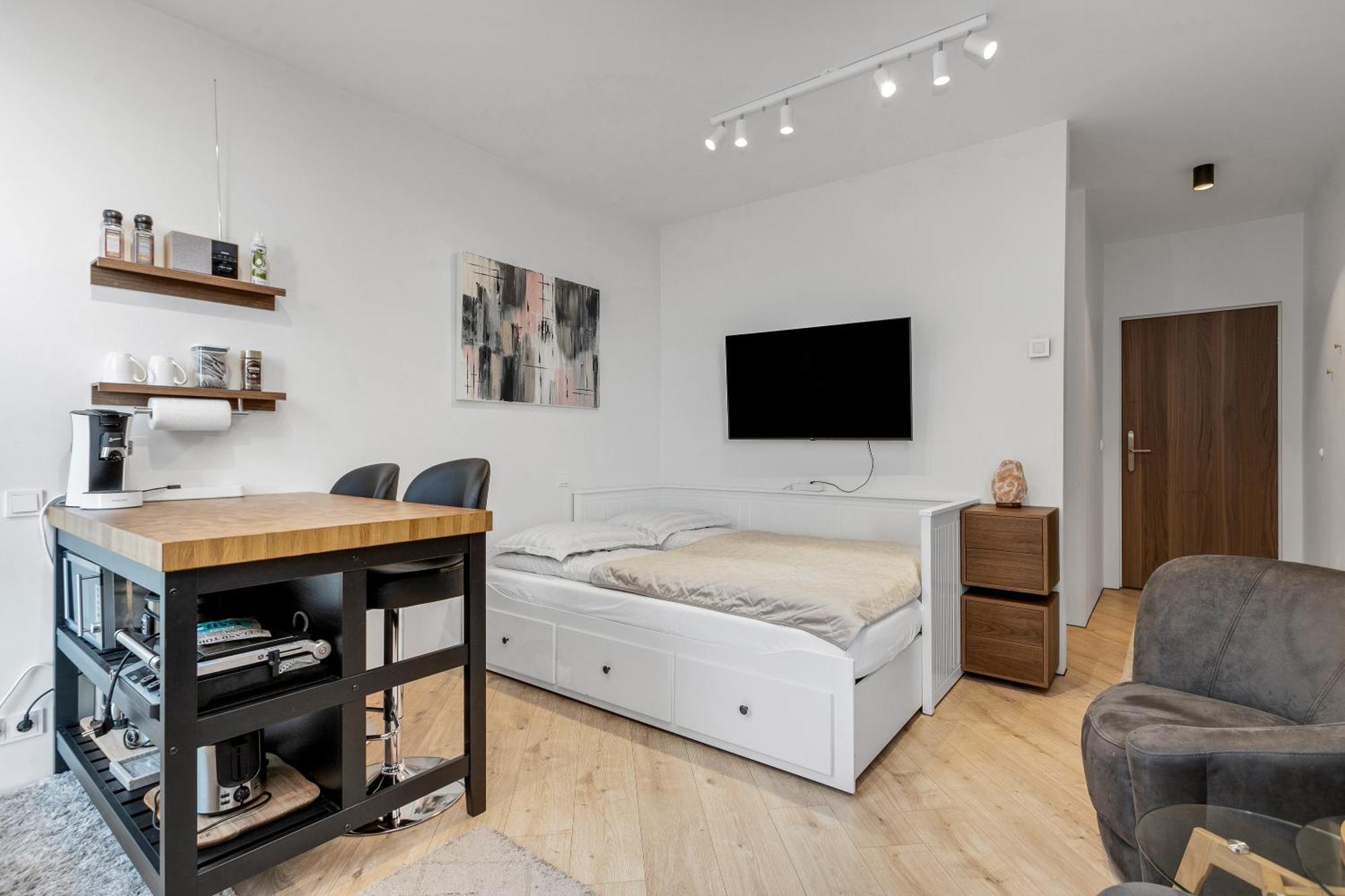 Luxurious Oceanfront - New Listing! Apartment *
