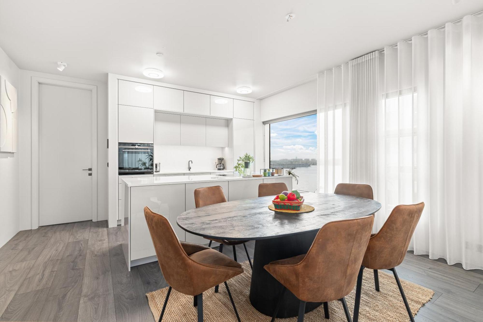 Apartment Vibrant Hafnatorg I Spacious With Expansive Garage