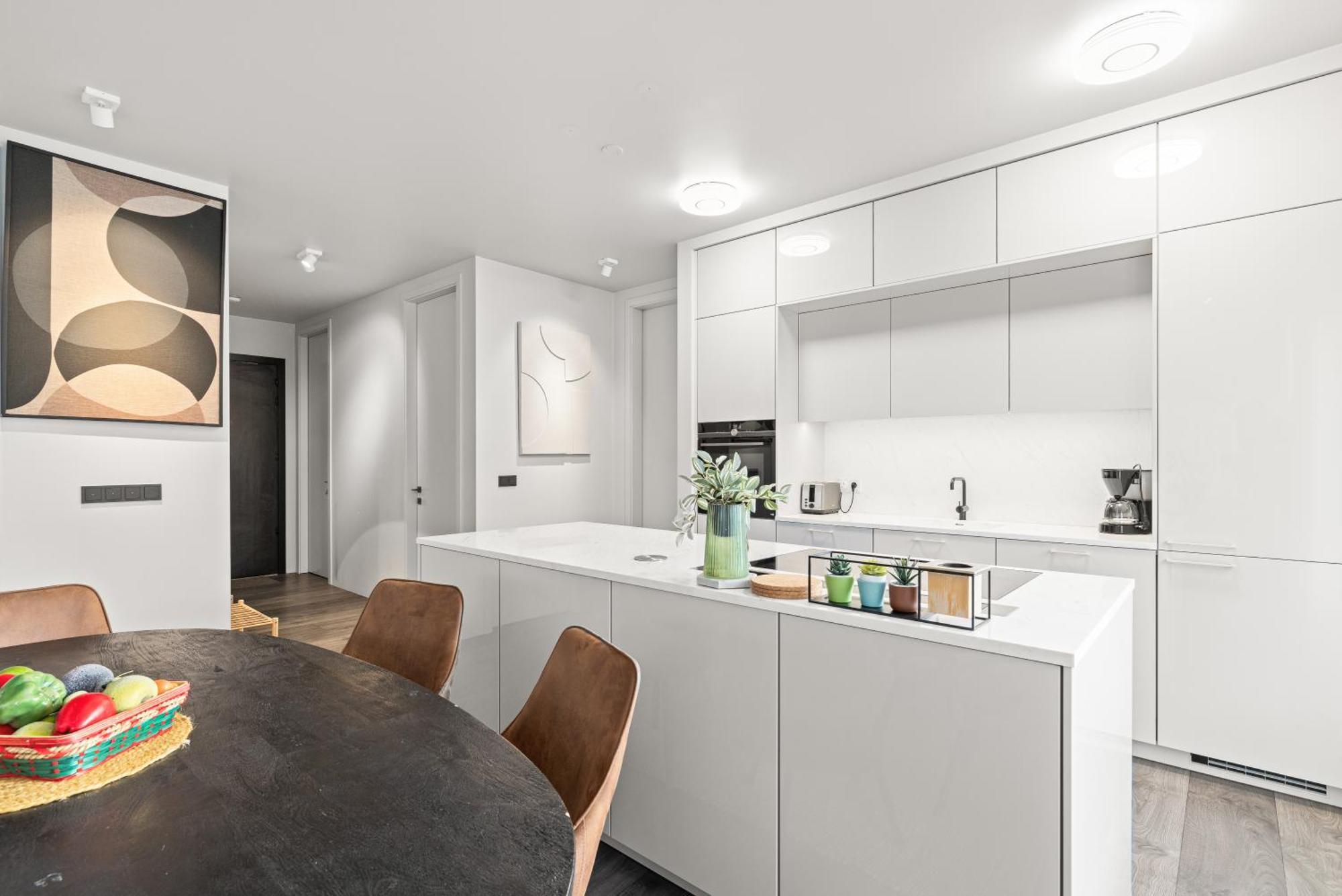 Vibrant Hafnatorg I Spacious With Expansive Garage Reykjavik