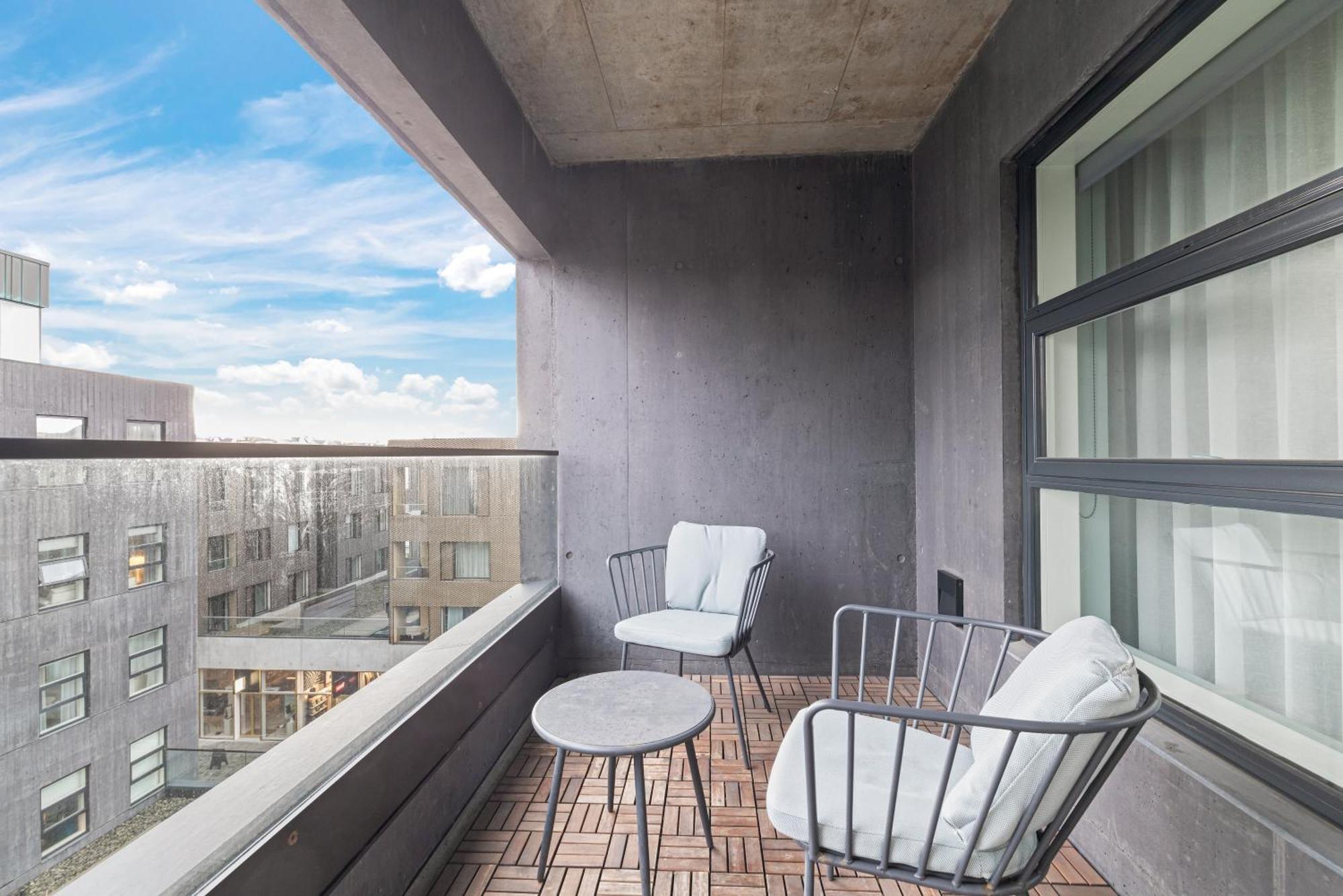 Vibrant Hafnatorg I Spacious With Expansive Garage * Reykjavik
