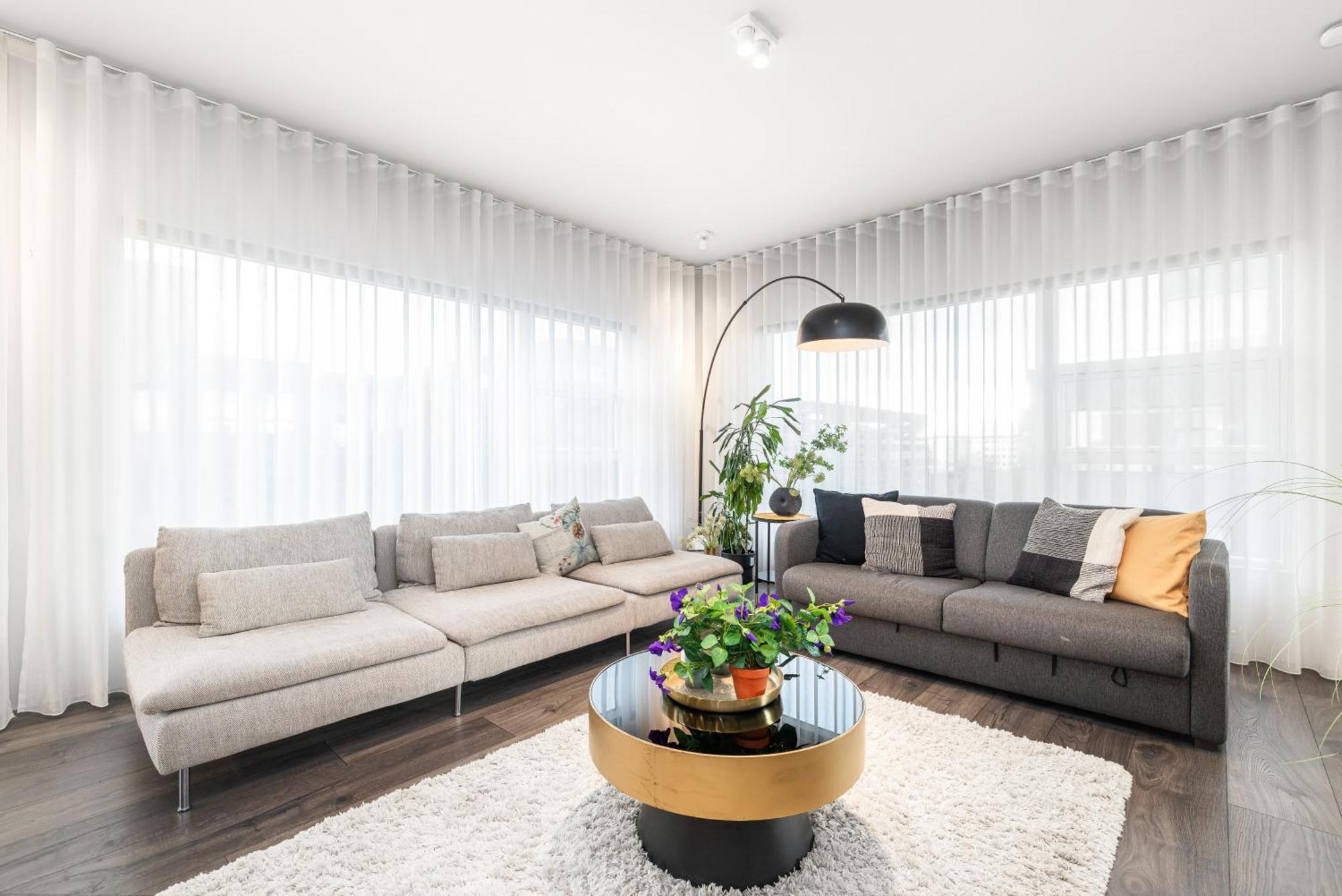 Vibrant Hafnatorg I Spacious With Expansive Garage