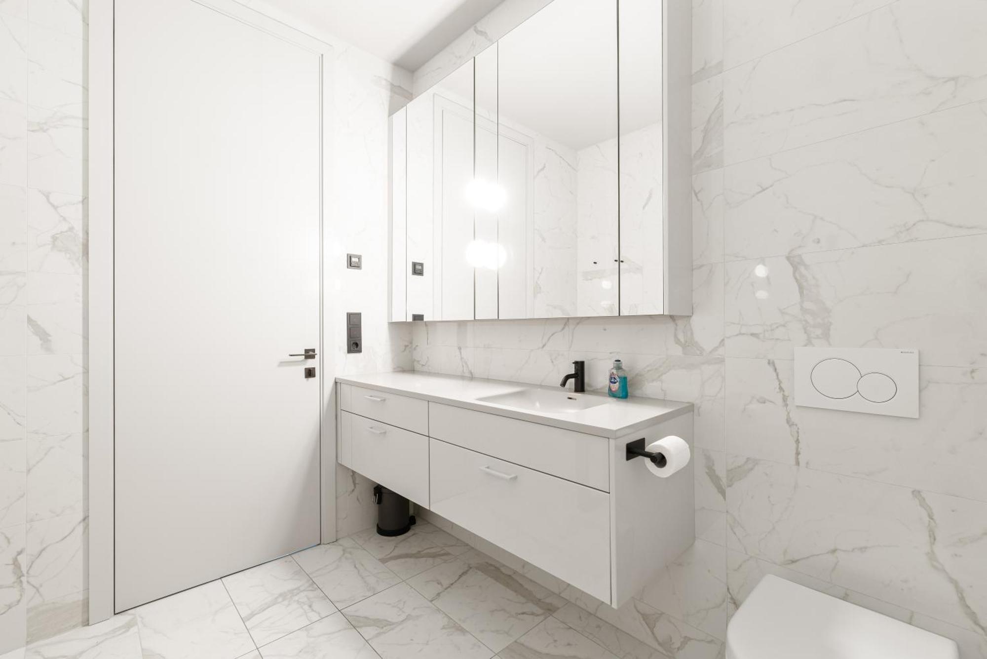 Vibrant Hafnatorg I Spacious With Expansive Garage Apartamento