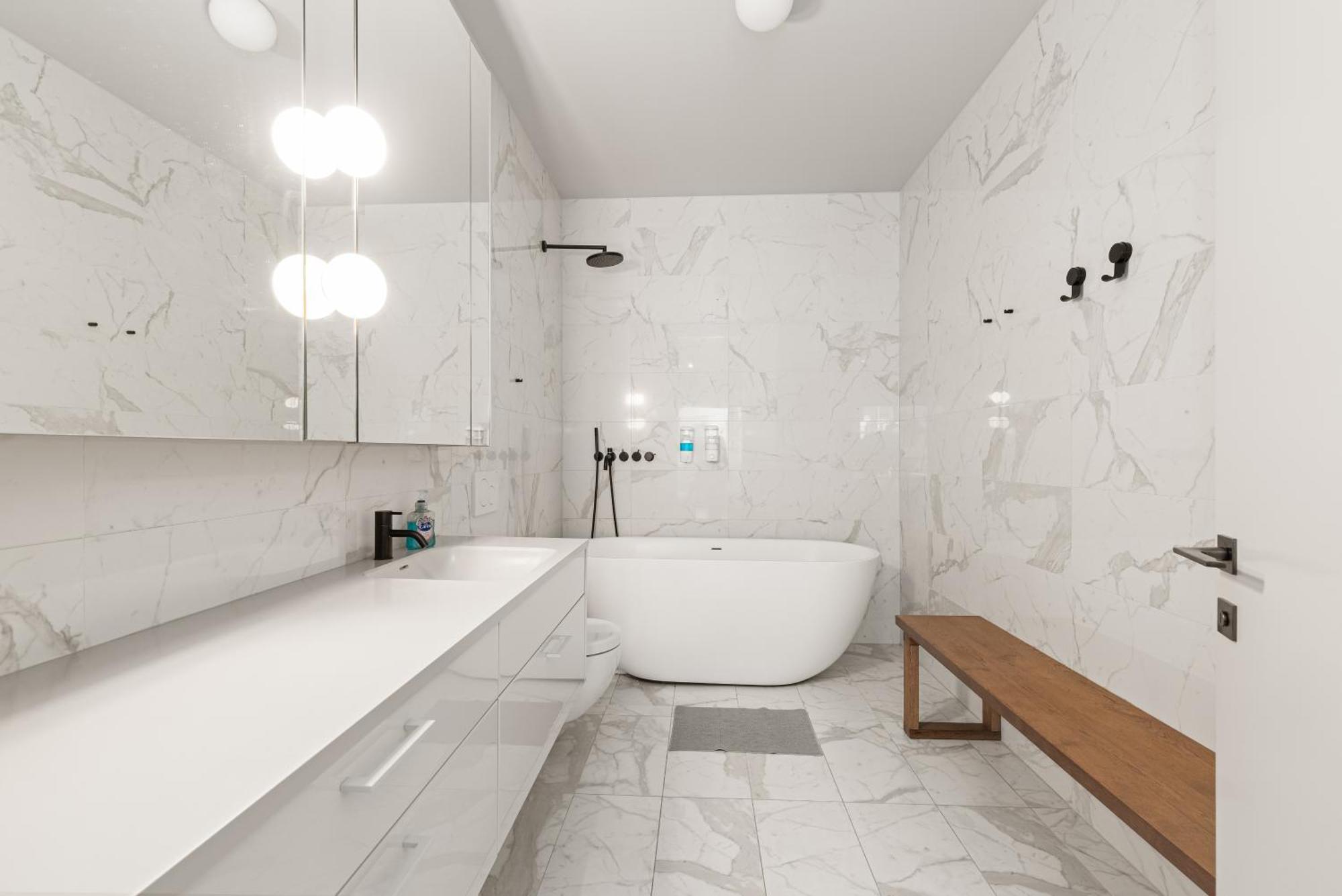 Vibrant Hafnatorg I Spacious With Expansive Garage Apartment Reykjavik