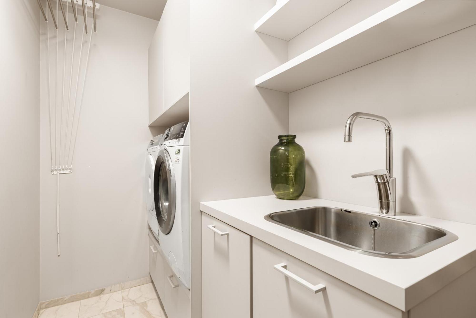 Vibrant Hafnatorg I Spacious With Expansive Garage