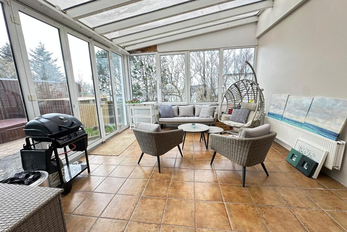 Modern Family Friendly House In Seltjarnarnes - Birta Holiday home *