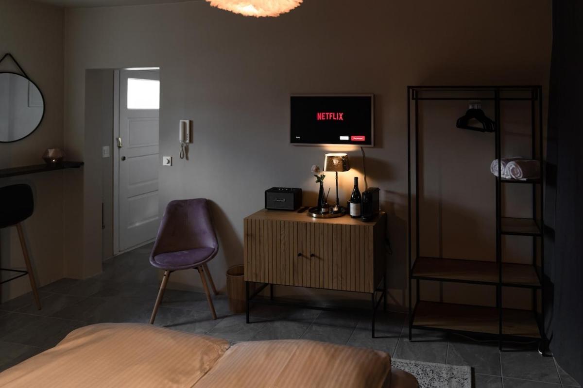 Charming And Renovated In Centre Apartment *