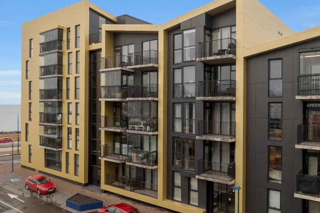 Premium Queen Downtown Apartment *