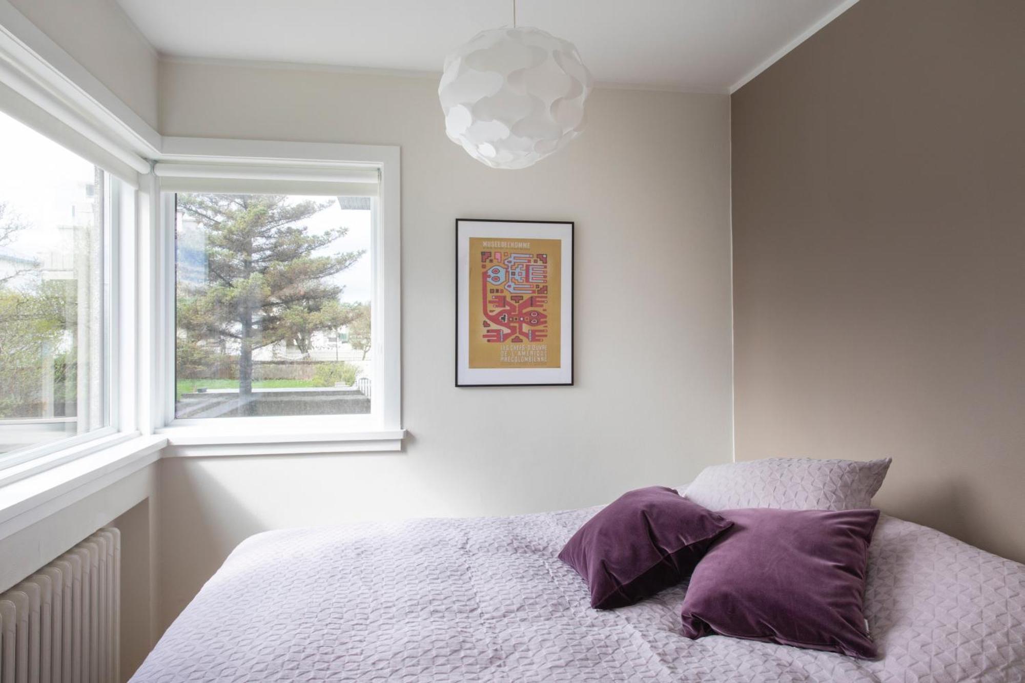 Beautiful And Quiet In Center - Perfect Location Apartment