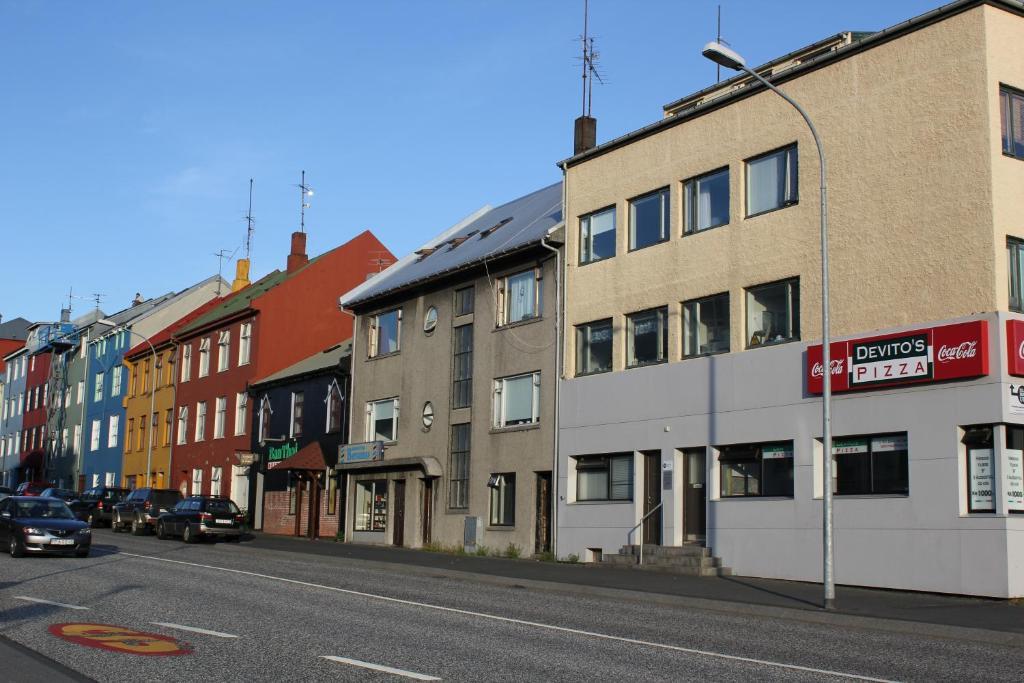Hlemmur Apartment *