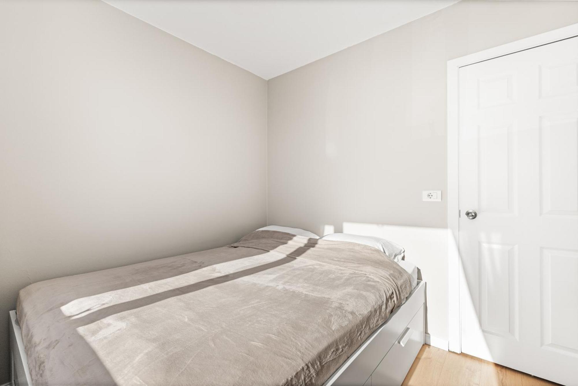 Upgraded Spacious 2-Bedroom Apartment Near Sky Lagoon! * Reykjavik