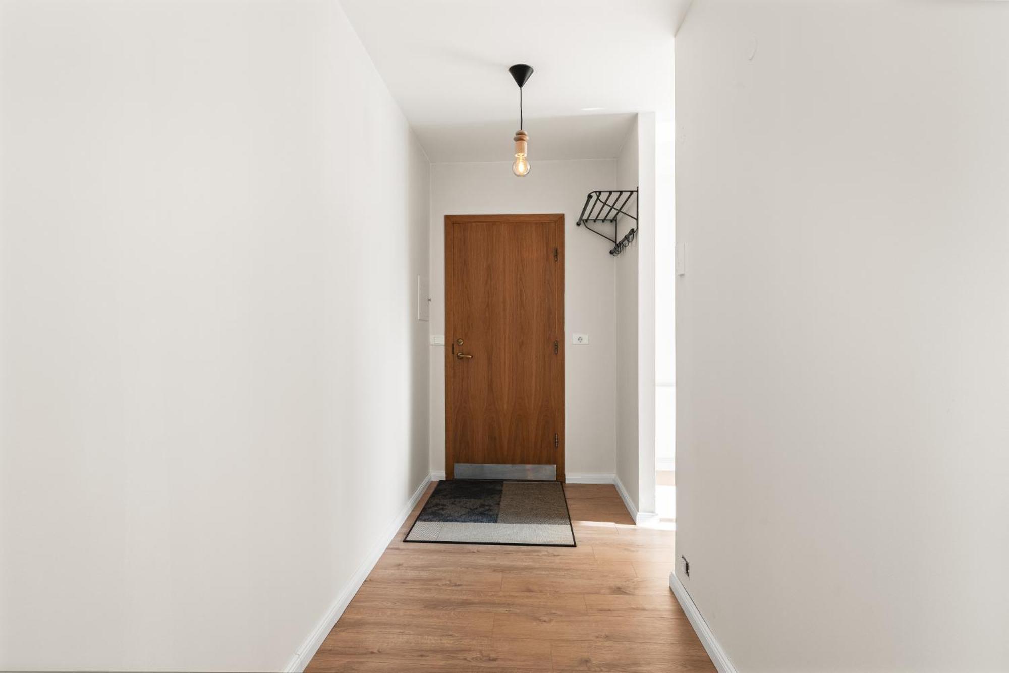 Upgraded Spacious 2-bedroom Near Sky Lagoon! *