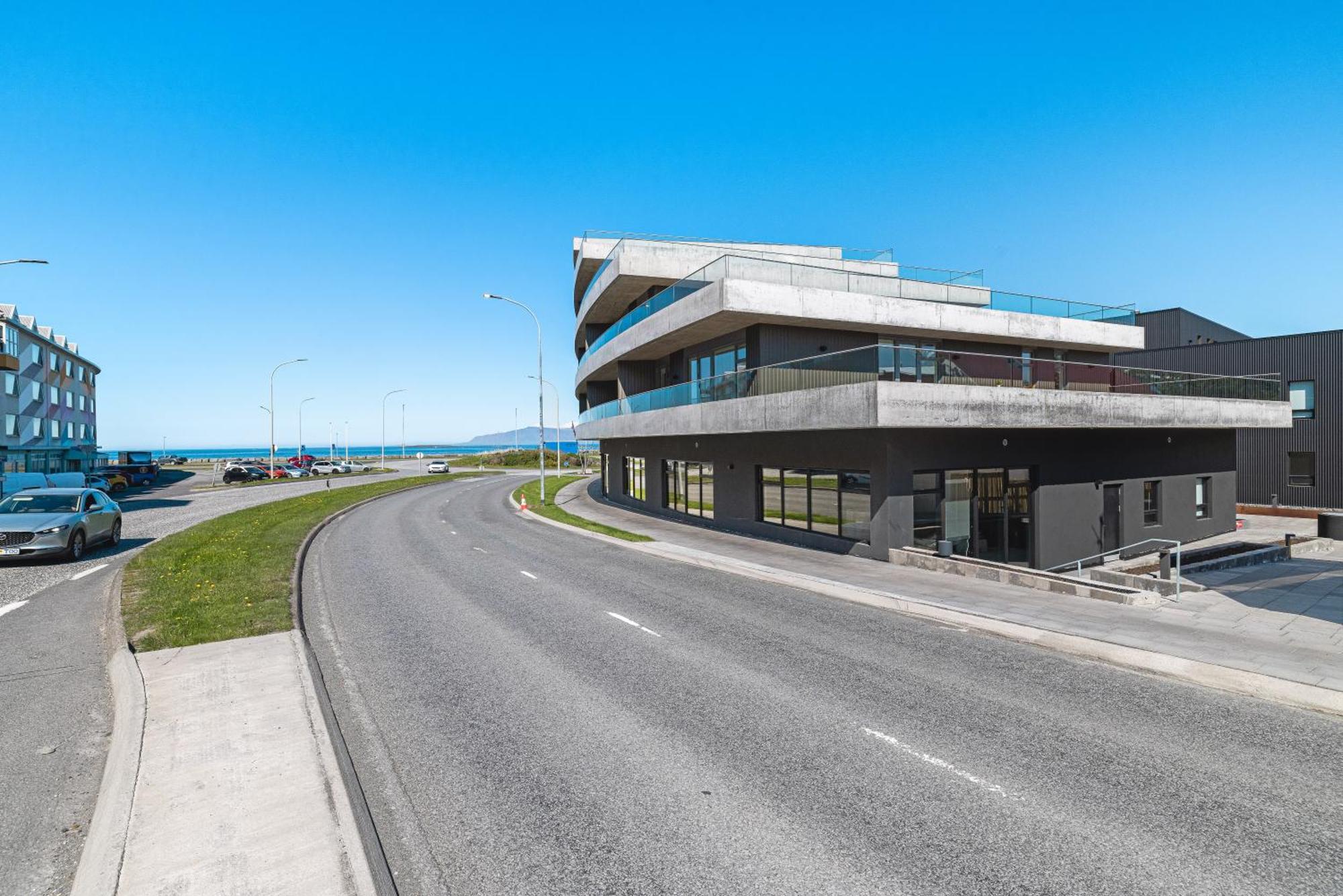 Your Perfect Oasis With Large Porch & Scenic Views Reykjavik