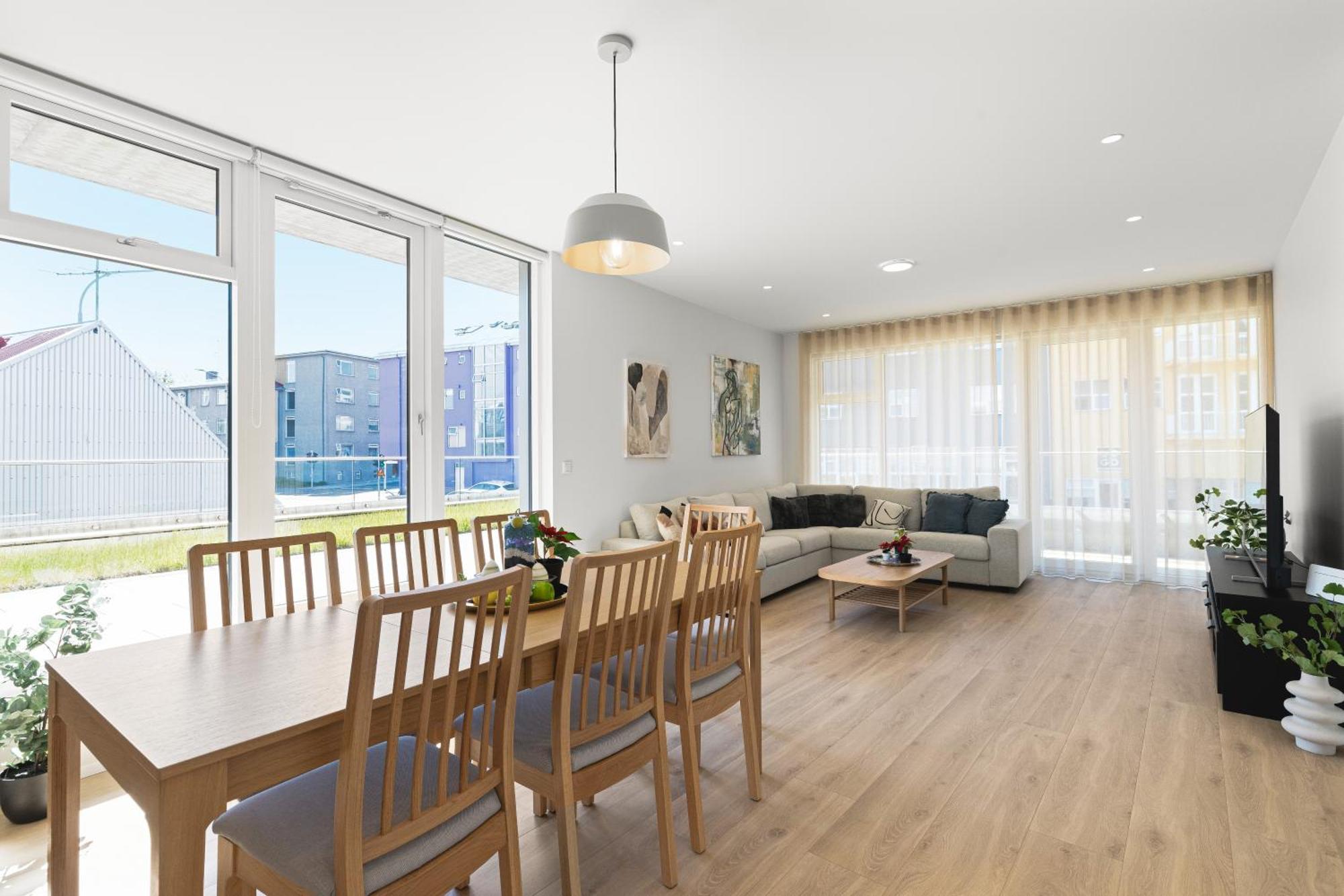 Your Perfect Oasis With Large Porch & Scenic Views