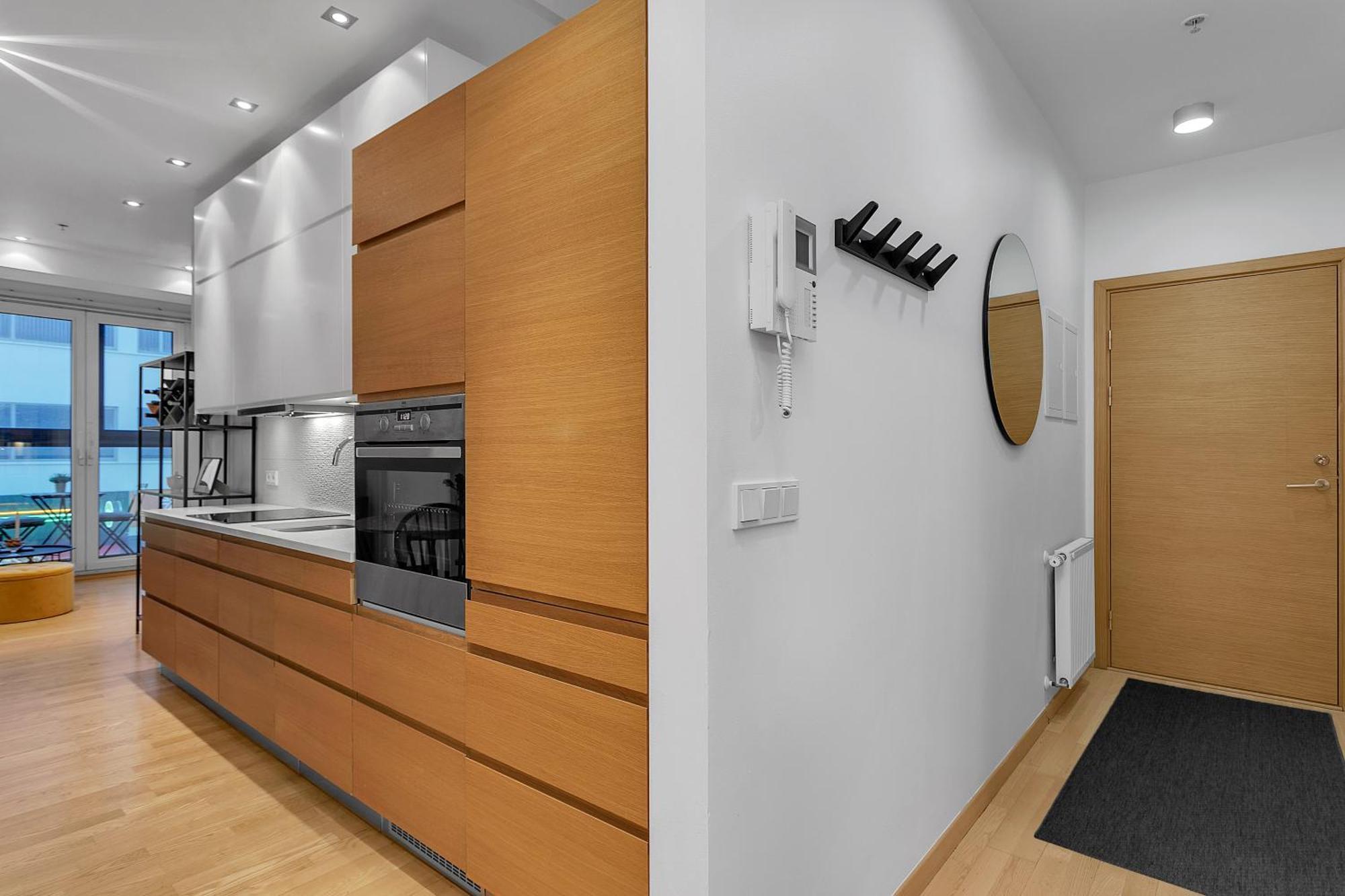 Centrally Located Modern 1br Apartment *