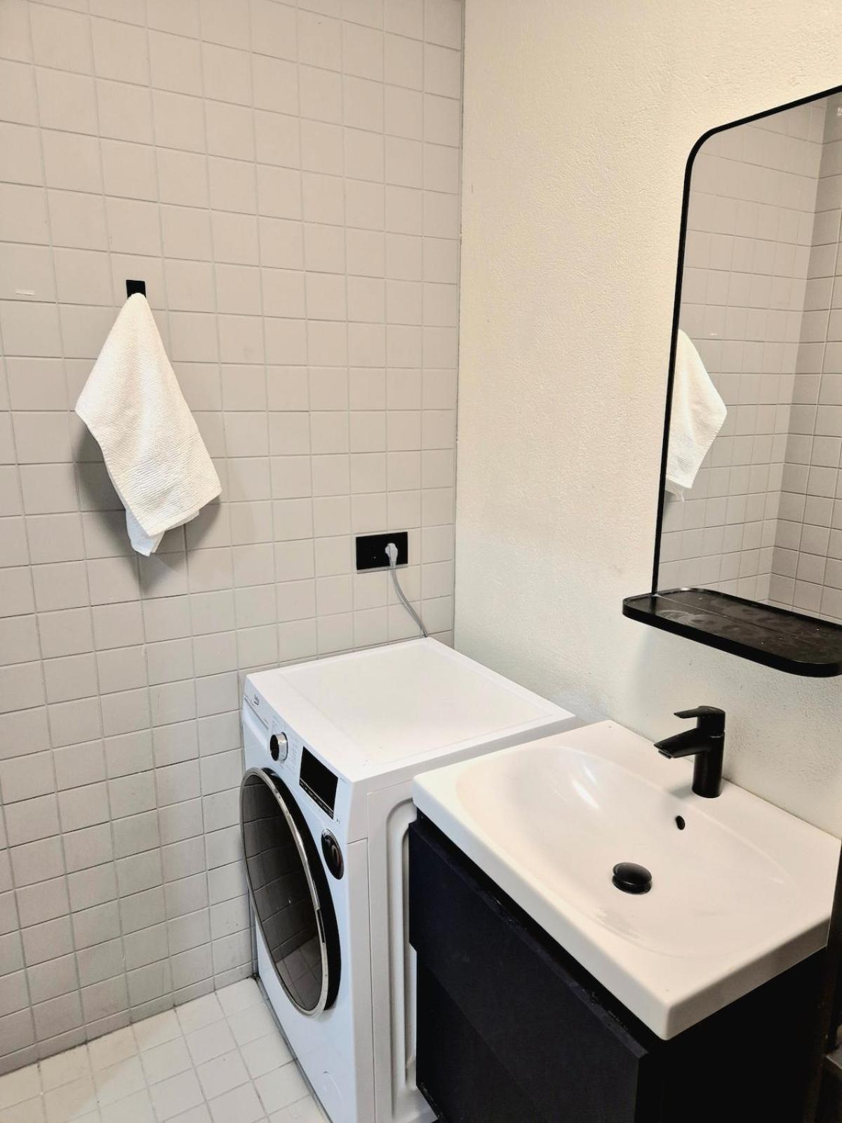 Perfectly Located Downtown Apartment Reykjavik