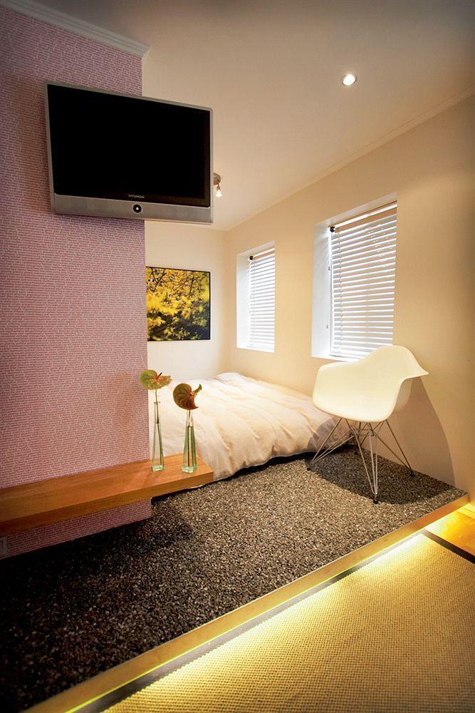 Luxury Apartment *