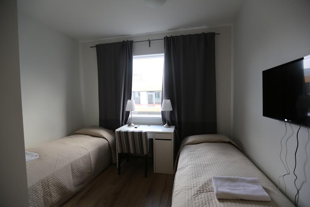 100 Iceland Hotel 3*