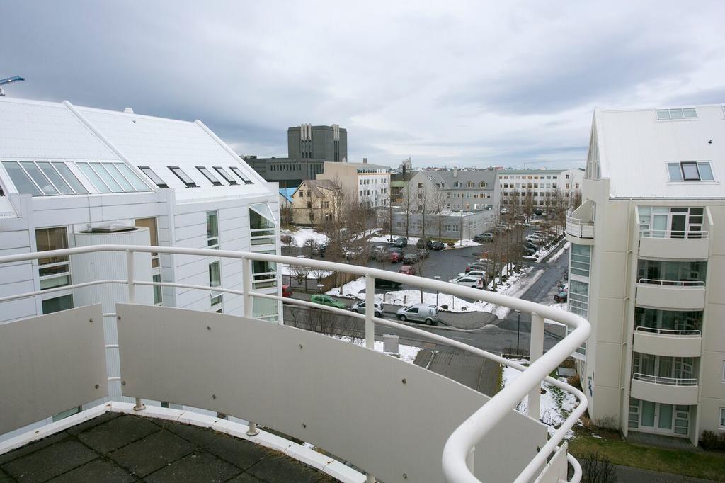 Penthouse Downtown With Free Parking Apartment