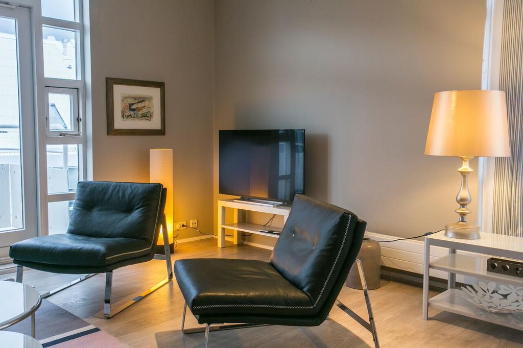 Penthouse Downtown With Free Parking Apartment