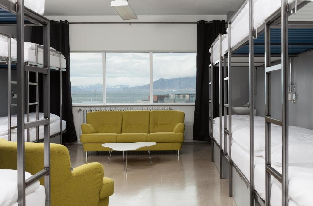 Hostel Hlemmur Square *