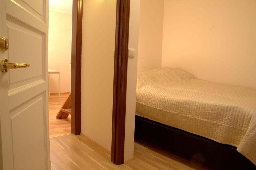Grettir Guest house 2*