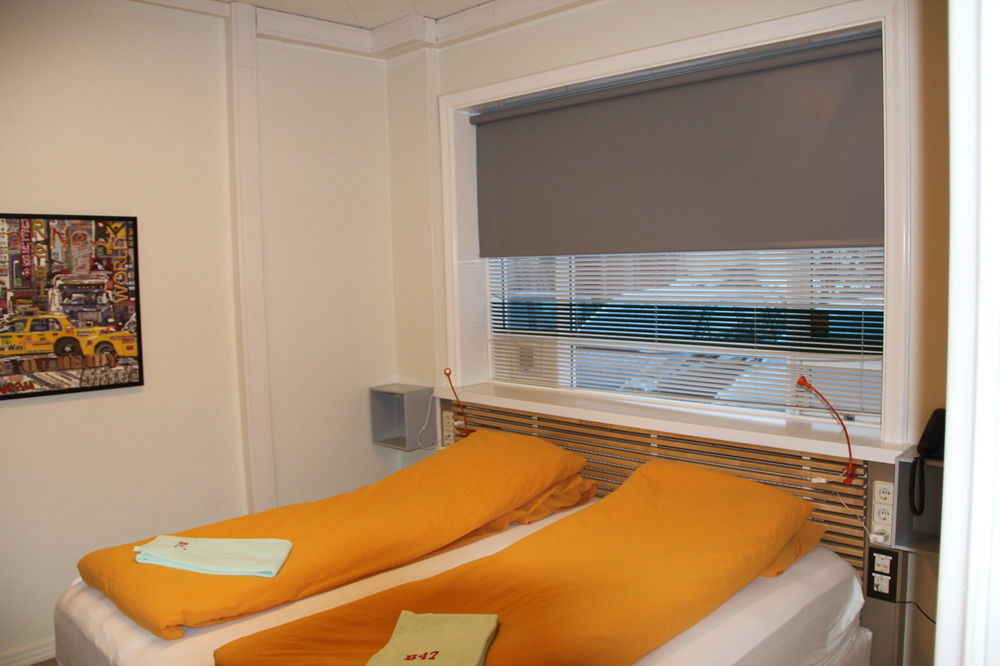 Hotel Ice Hostel 2*