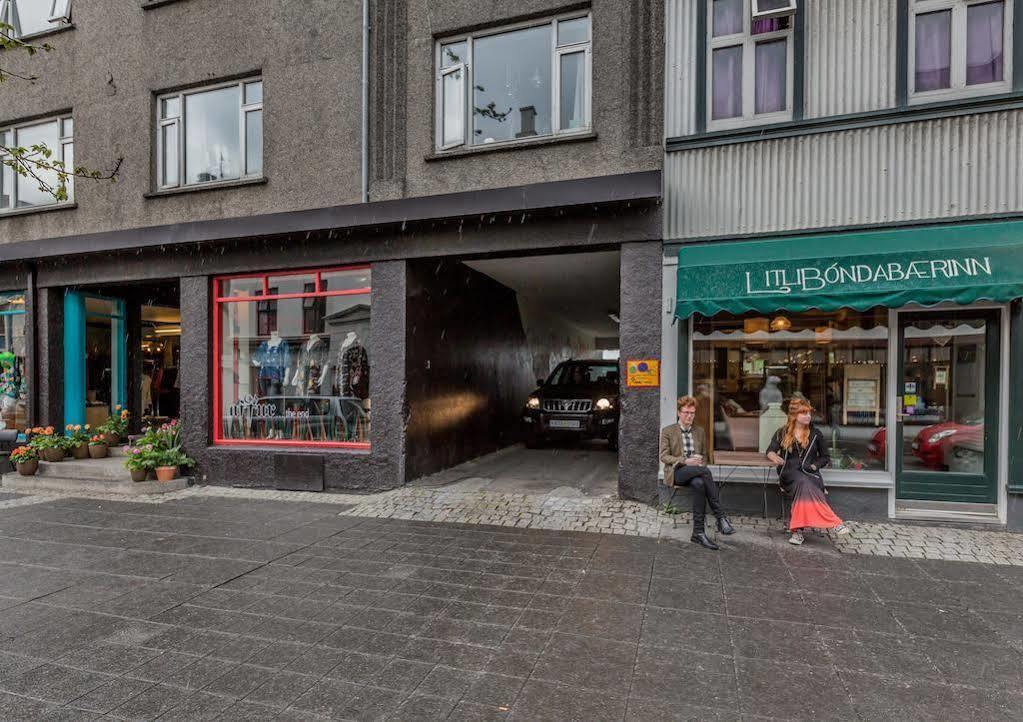 Hverfisgata * Reykjavík