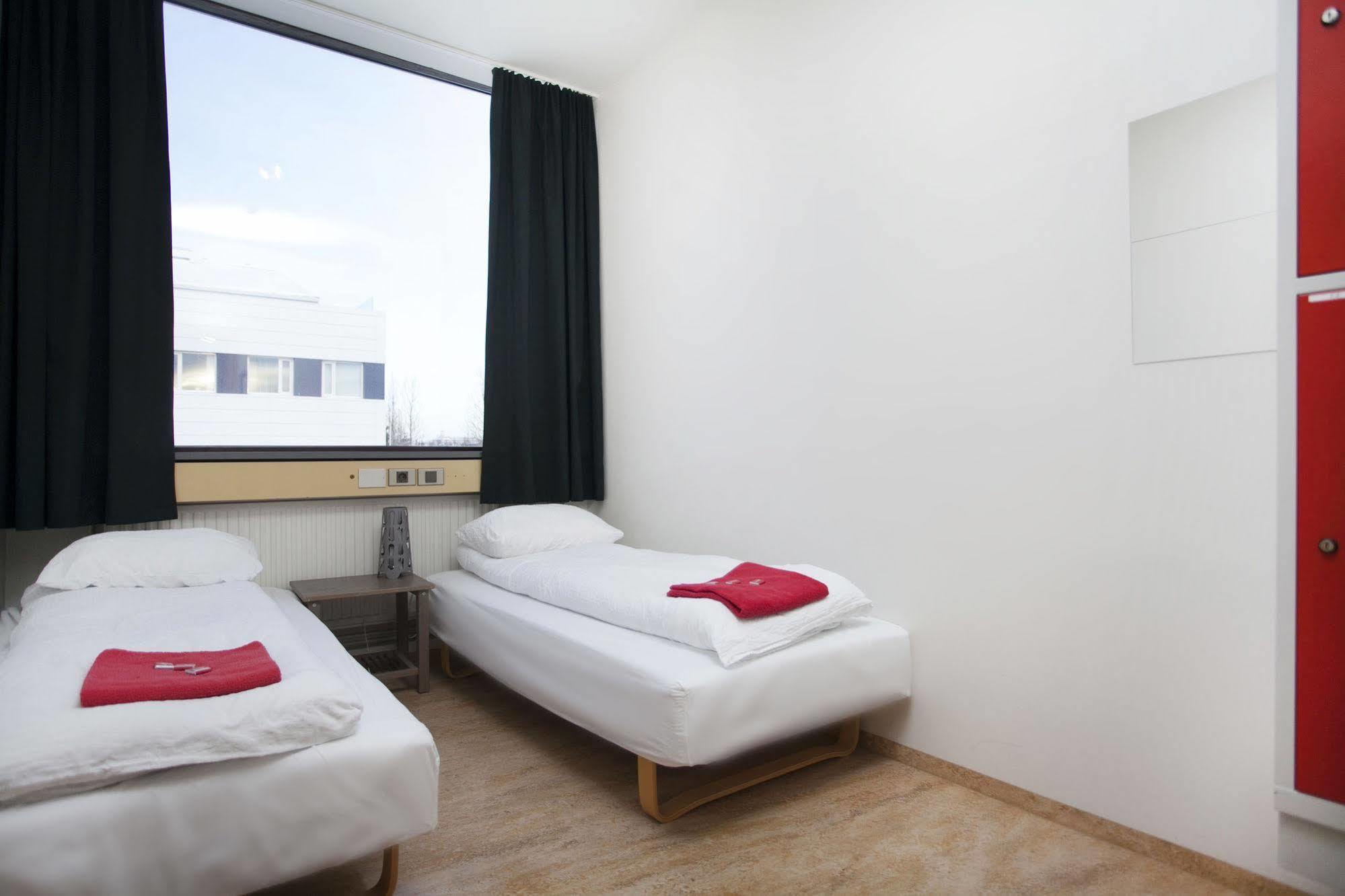 Bus Hostel *