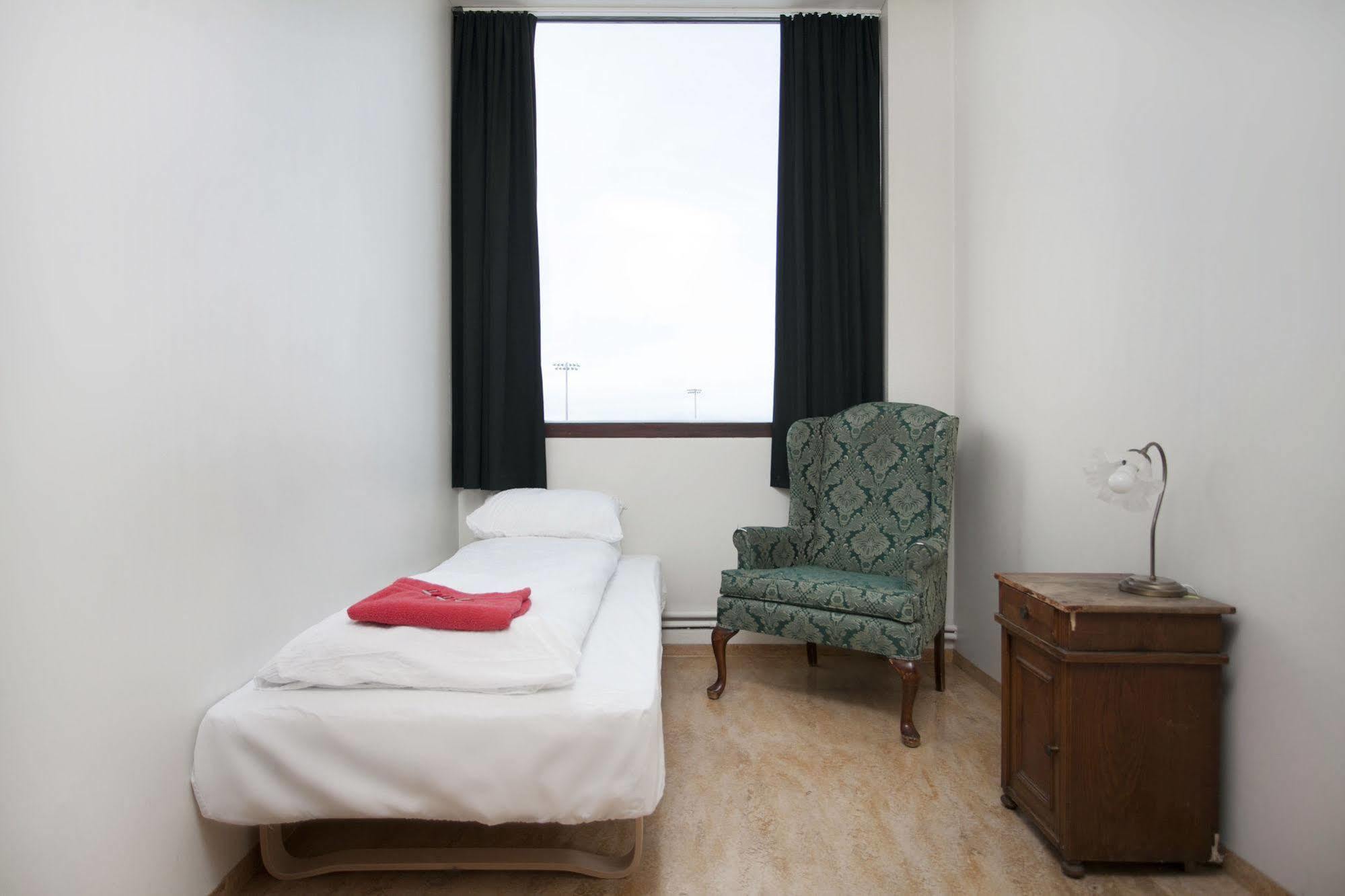 Bus Hostel *