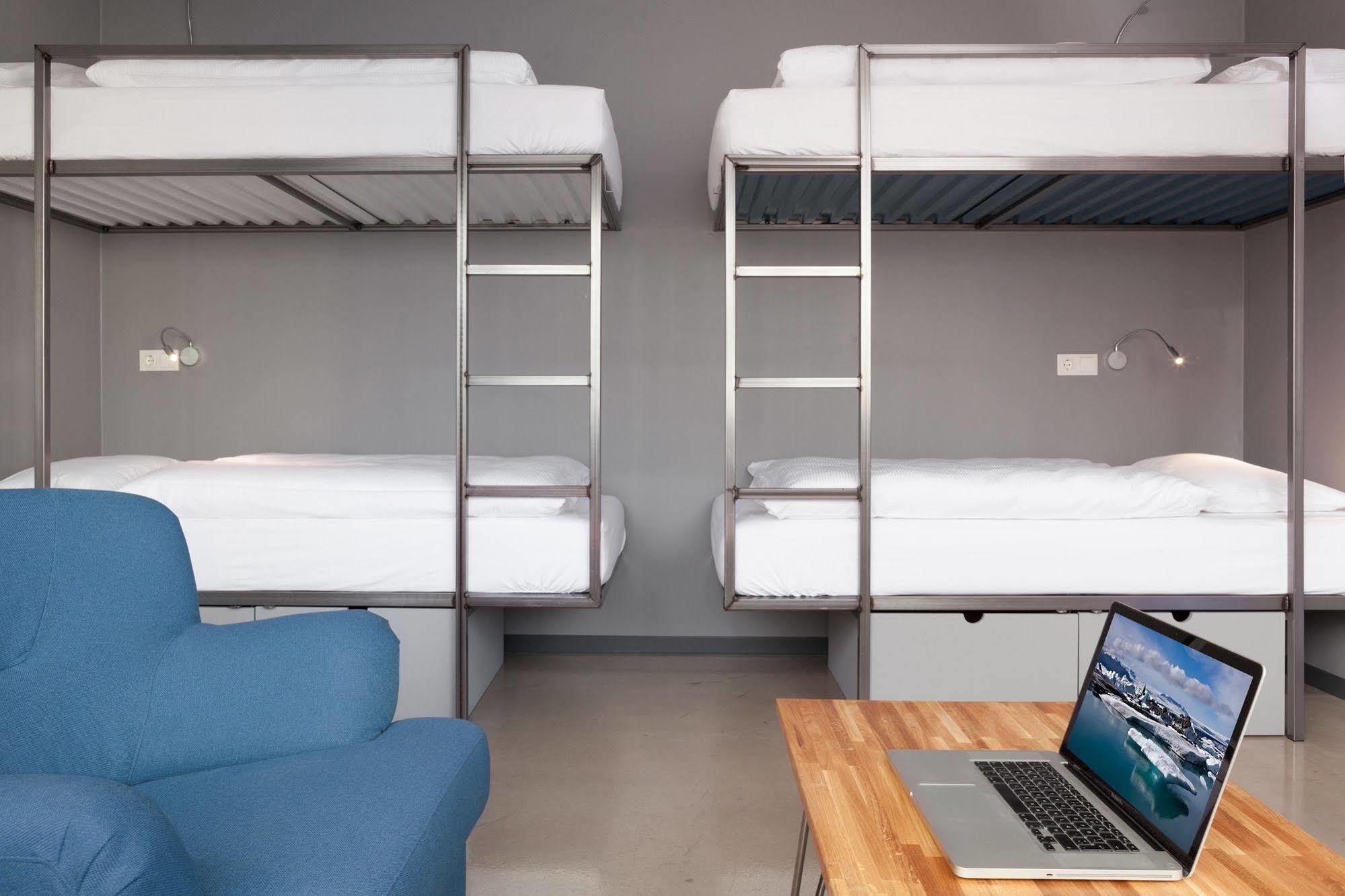 Hostel Hlemmur Square *