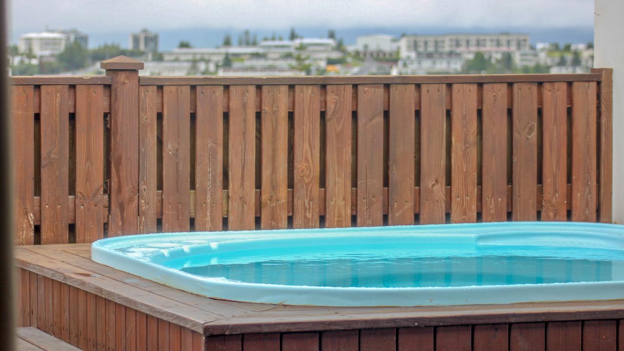 Villa Iceland Sjf Villa, Hot Tub & Outdoor Sauna Amazing Mountains And View Over Reykjavik