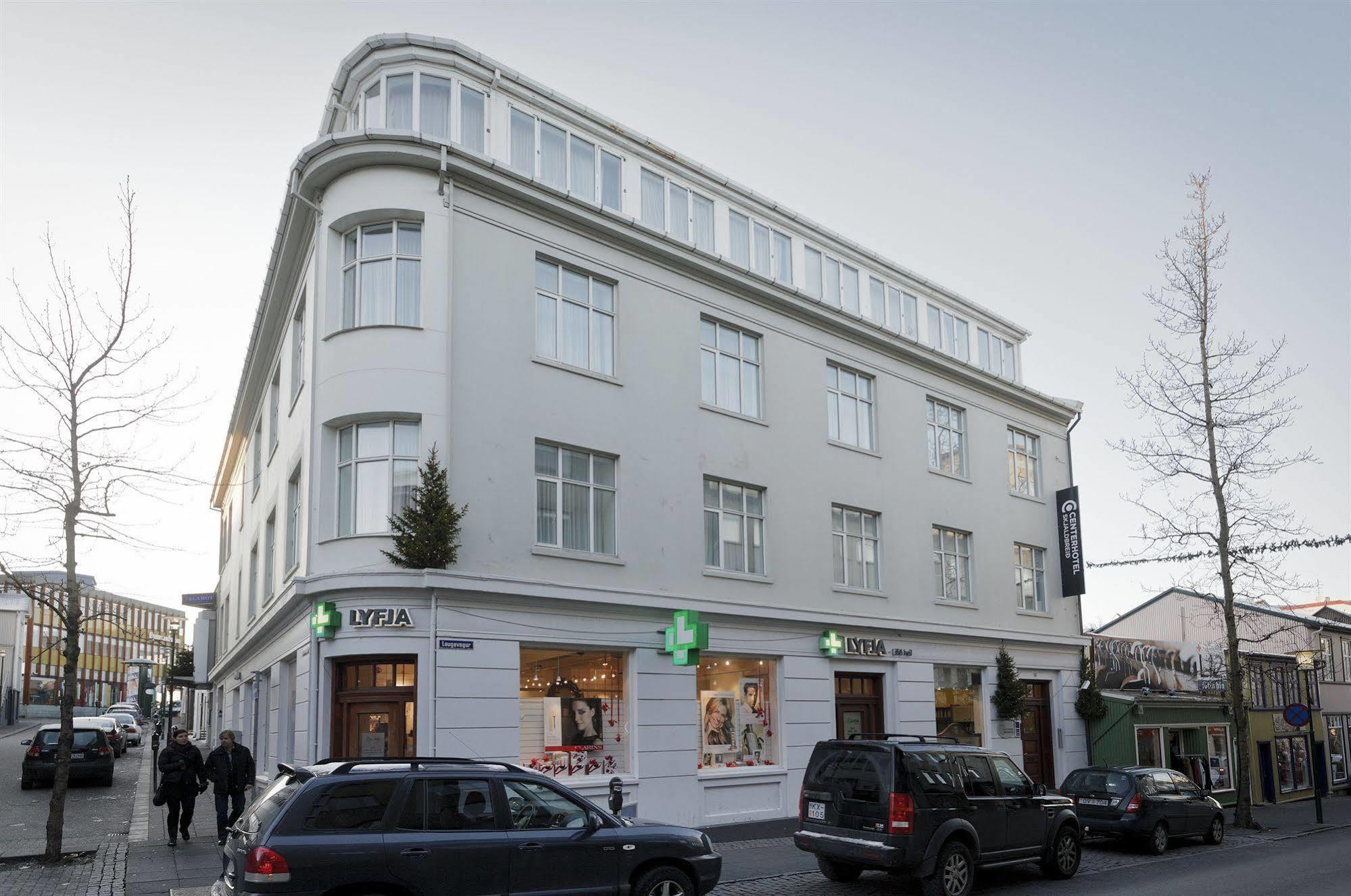 Hotel Center Skjaldbreid 3*