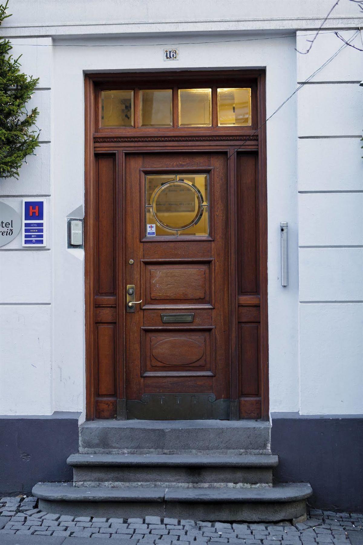 Hotel Center Skjaldbreid 3*