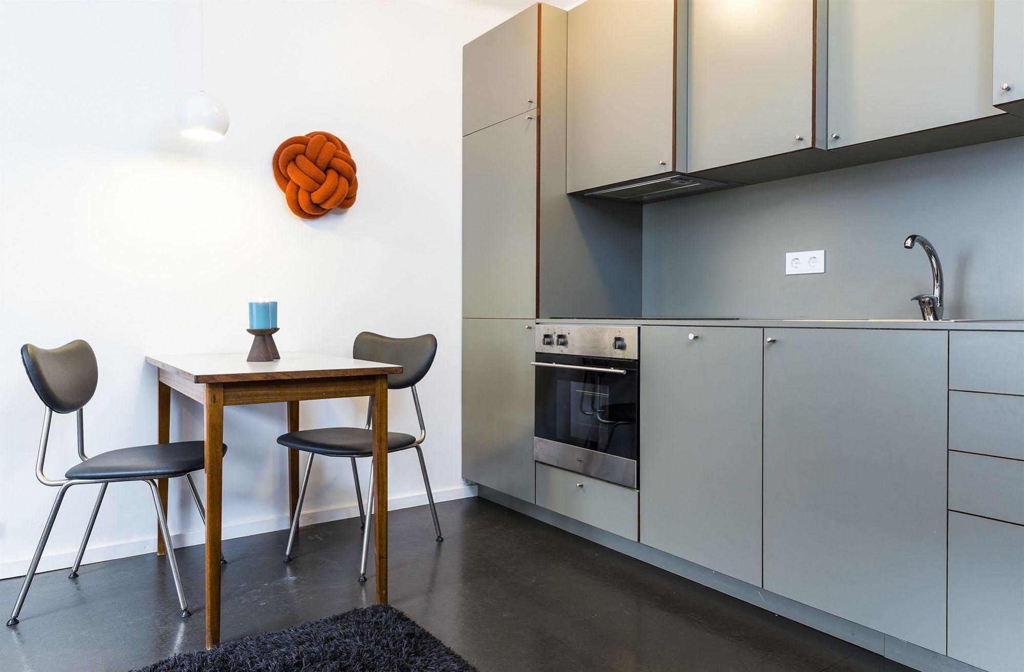 Astro Apartment *