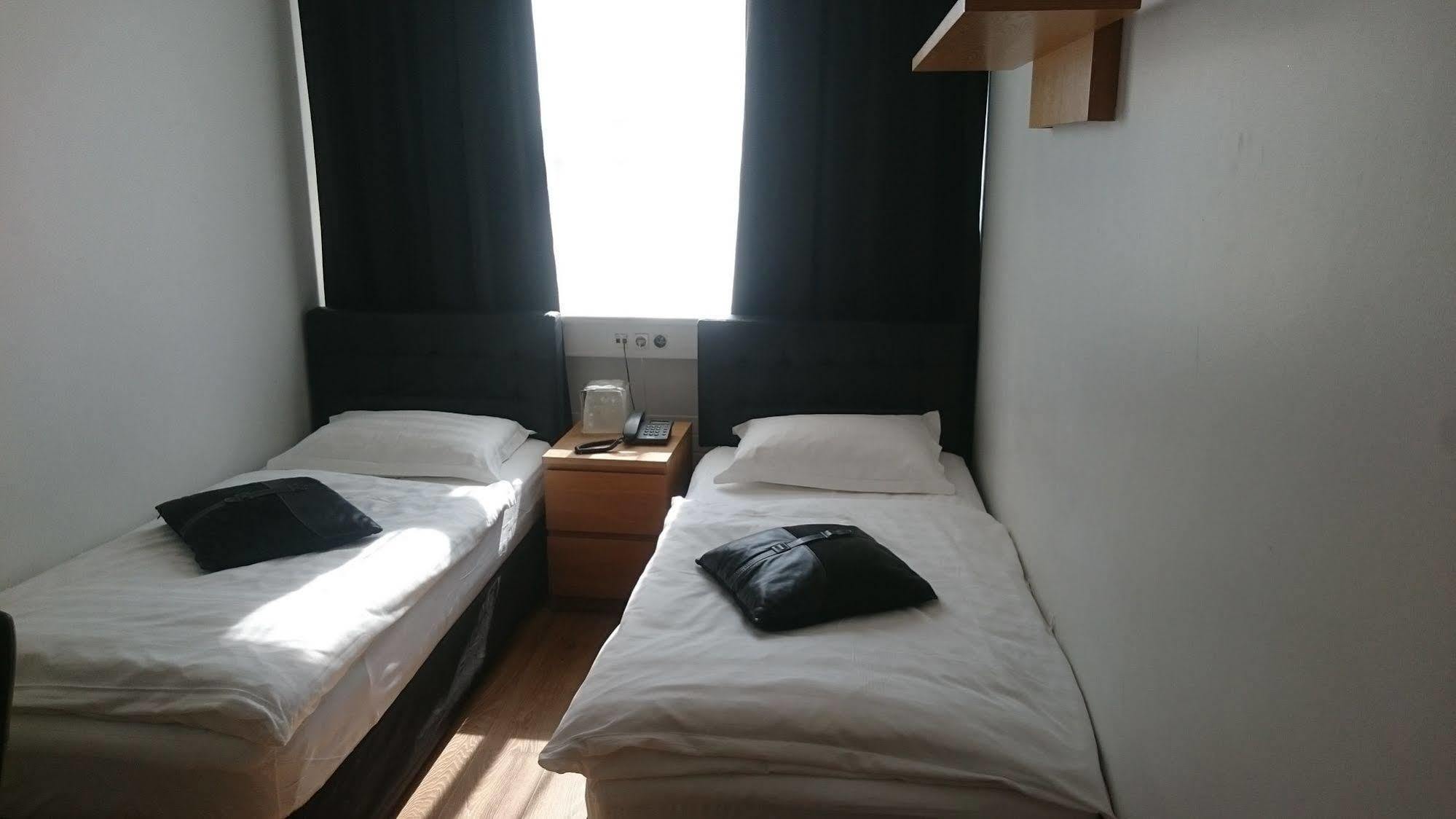 Hotel 4th Floor 3*