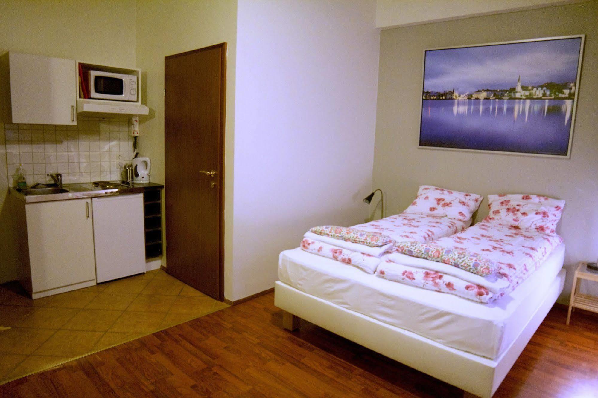 Atlantic And Hotel Reiquiavique