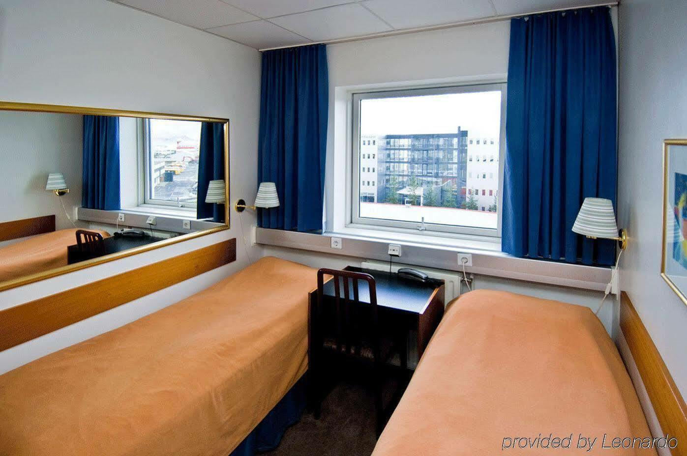 Hotel Cabin
