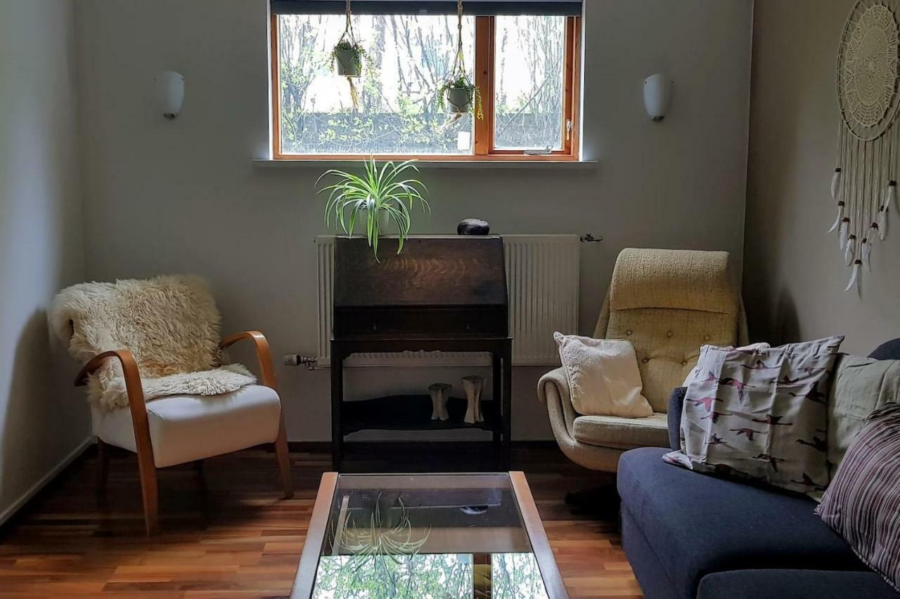 Apartment Skjolbraut - Cozy - Location - Free Parking - Close To A Public Swimming Pool And Sky Lagoon *