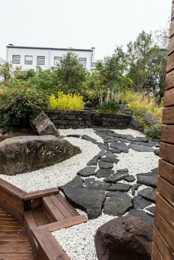 Iceland Sjf Villa, Hot Tub & Outdoor Sauna Amazing Mountains And View Over Villa