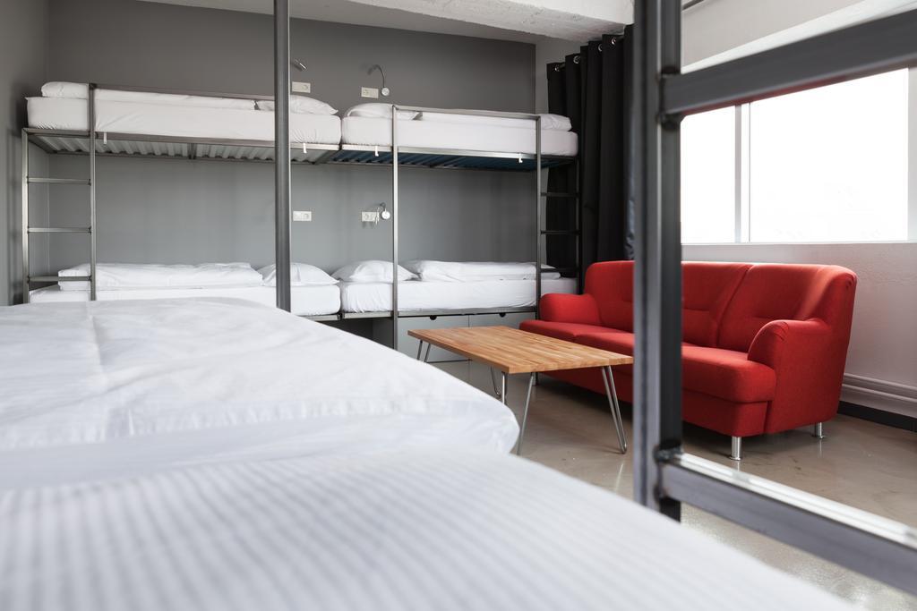 Hlemmur Square Hostel *