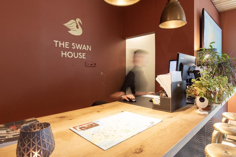 Hotel The Swan House By Ylma 3*