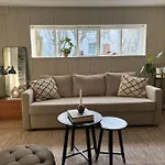 New Cozy Bohemian Dowtown Reykjavik Apartment