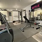 4-Bedroom Villa With Private Gym And Hot-Tub
